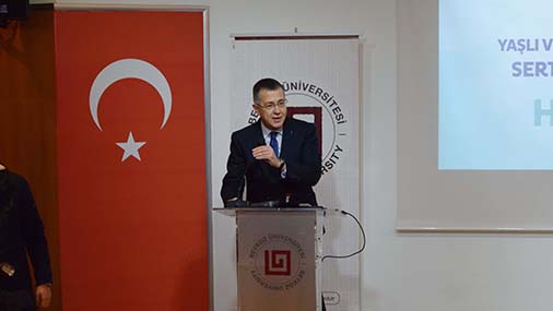 ‘Yaşlı ve Yaşlı Hasta Bakımı’ kursiyerleri sertifikalarını aldı
