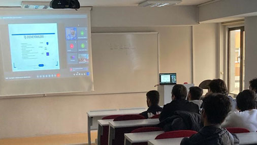 Bilgisayar Programcılığı Öğrencileri Sektör Temsilcileri ile Buluştu